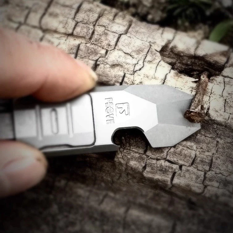 Fegve Titanium Fidget Slider Prybar - Image 6