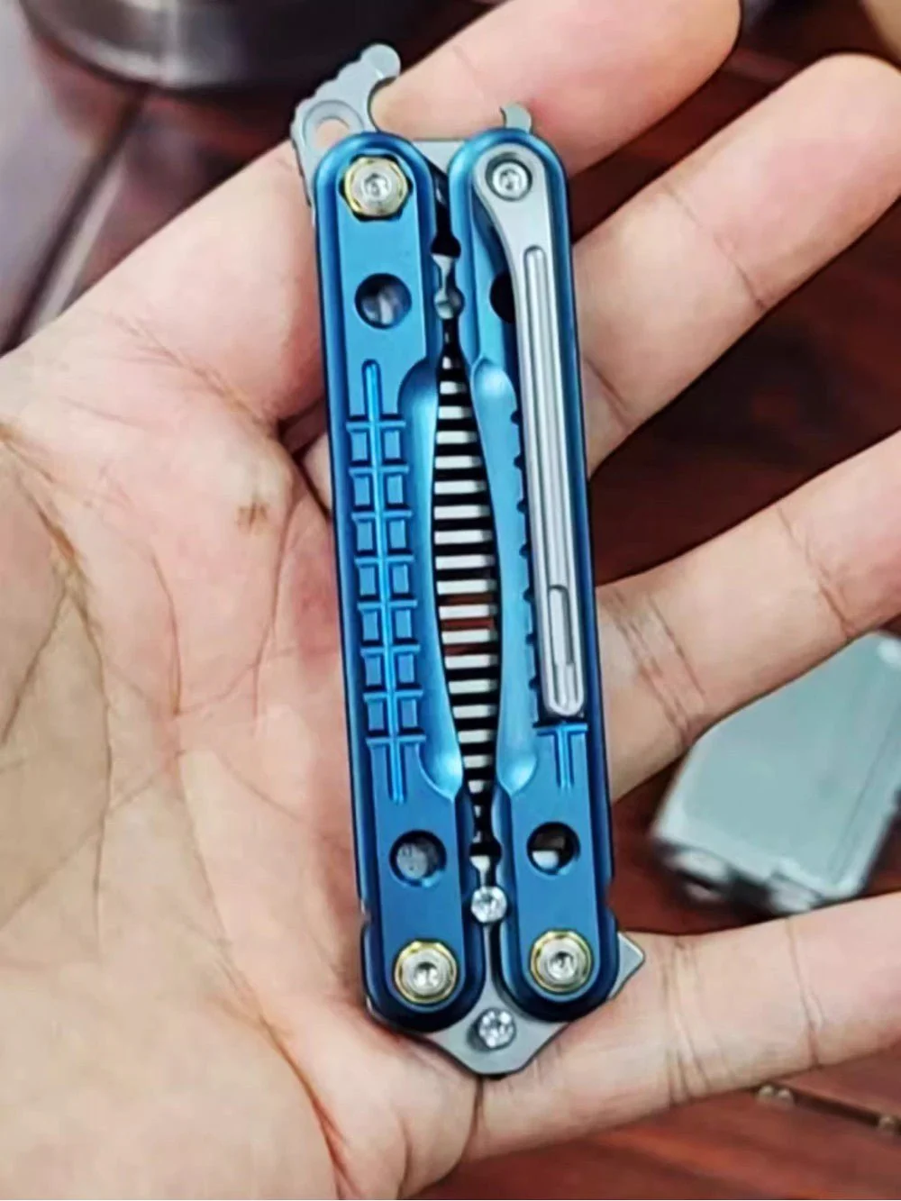 Ruisha MOYEWORKS Titanium Gravity Fidget Comb - Image 15