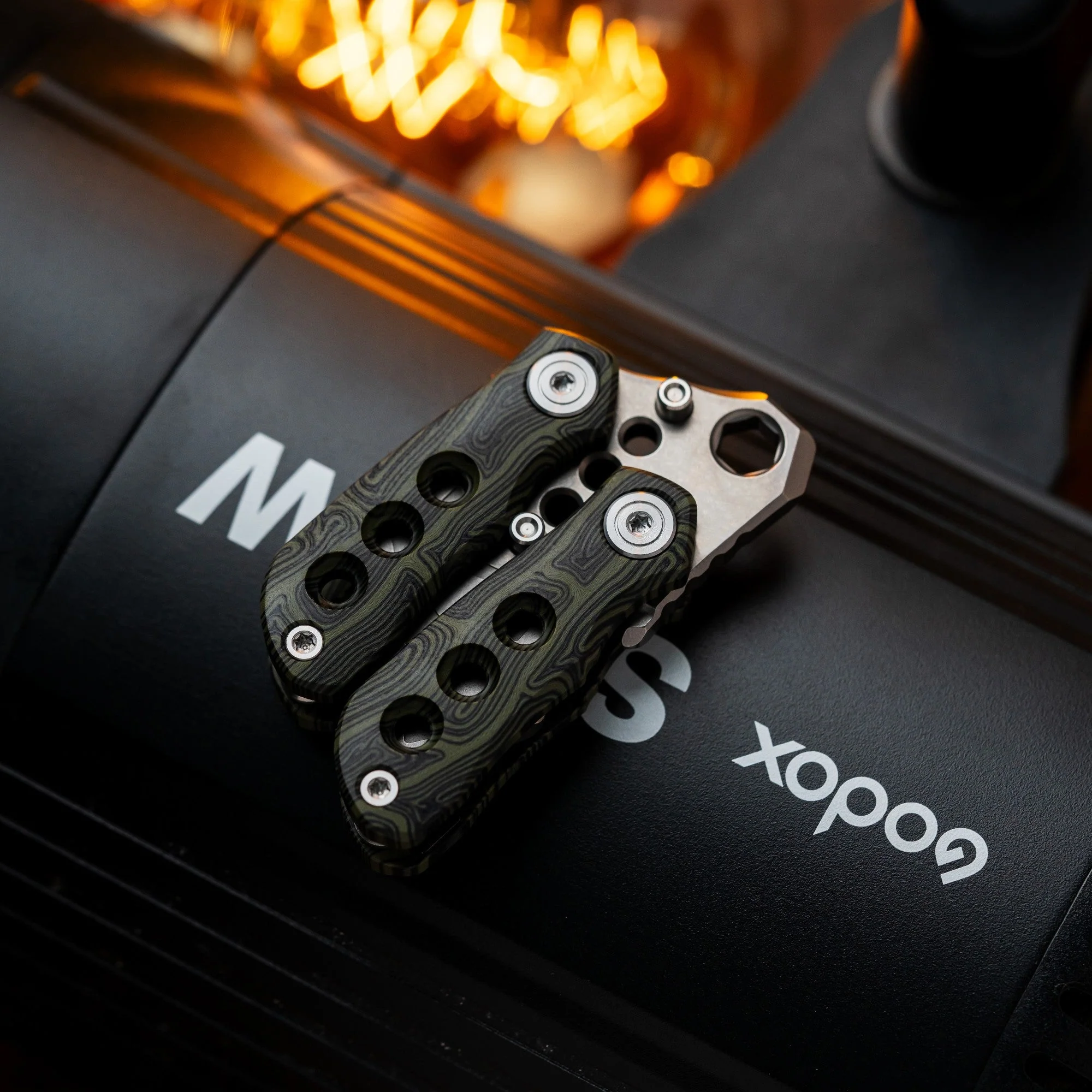Wanwu V-BLOOD Gravity Fidget Prybar - Image 11