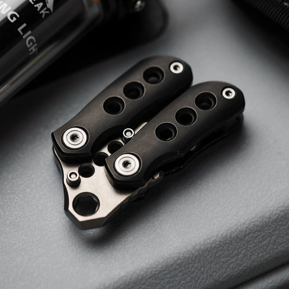 Wanwu V-BLOOD Gravity Fidget Prybar - Image 3