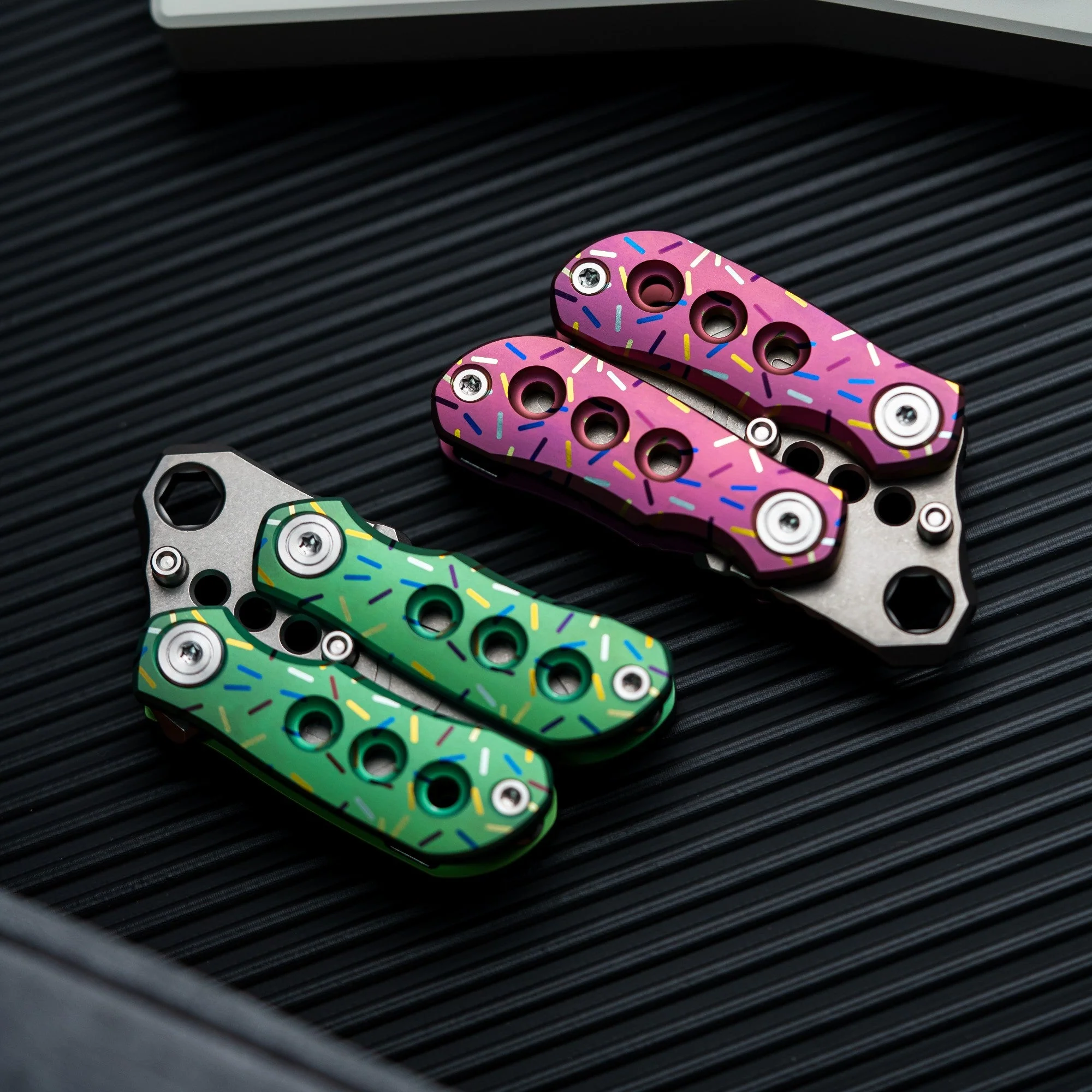 Wanwu V-BLOOD Gravity Fidget Prybar - Image 43