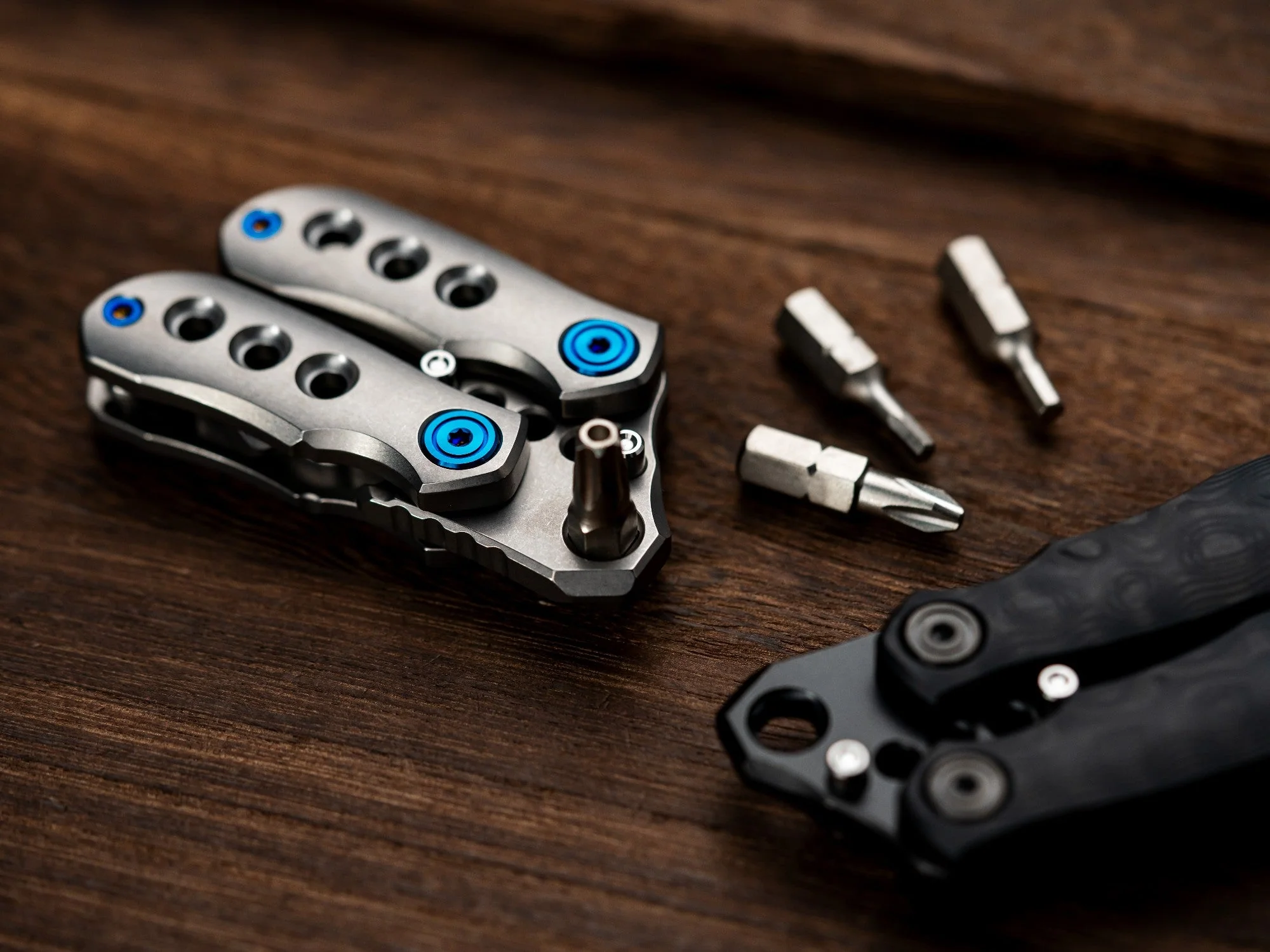 Wanwu V-BLOOD Gravity Fidget Prybar - Image 45