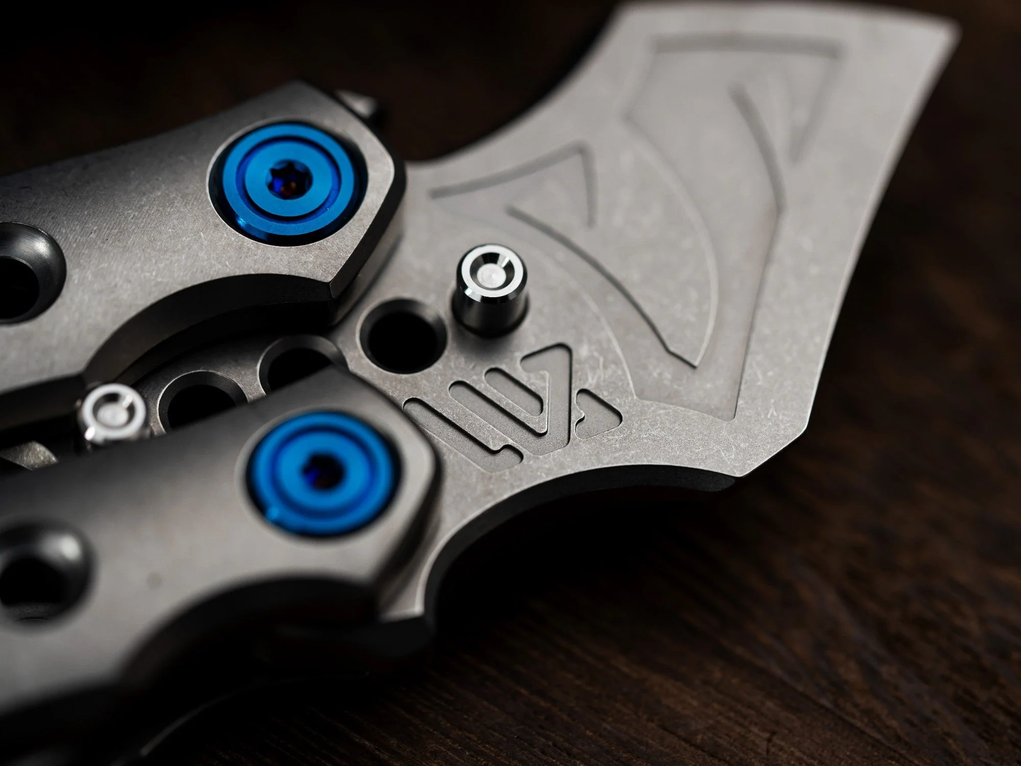 Wanwu V-BLOOD Gravity Fidget Prybar - Image 46